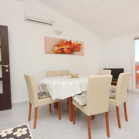 Apartments By The Sea Vlasici, Pag - 9324 Номер фото